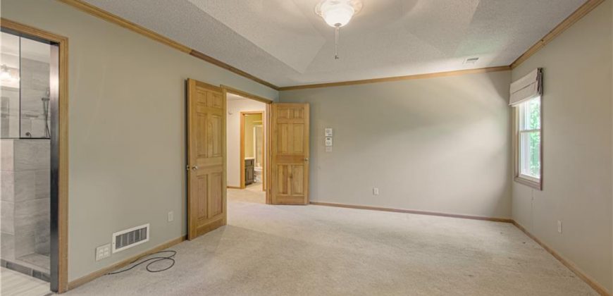 Homes for Sale in Gladstone, MO 64118 | 2208 NE 75th Terrace