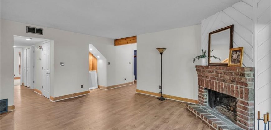 Homes for Sale in Kansas City, MO 64151 | 8272 NW Barrybrooke Drive
