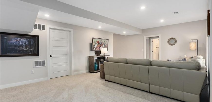 Homes for Sale in Kansas City, MO 64154 | 6604 NW 107th Court