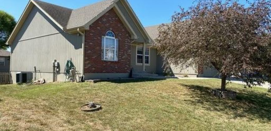 Homes for Sale in Kearney, MO 64060 | 915 W 8th Avenue