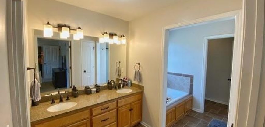 Homes for Sale in Kearney, MO 64060 | 915 W 8th Avenue