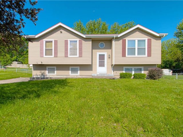 Homes for Sale in Kansas City, MO 64155 | 10648 N Oak Trafficway