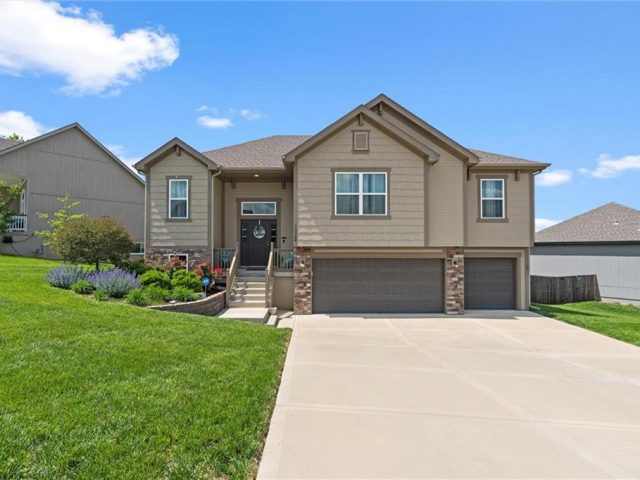 Homes for Sale in Platte City, MO 64079 | 15700 NW 122nd Street