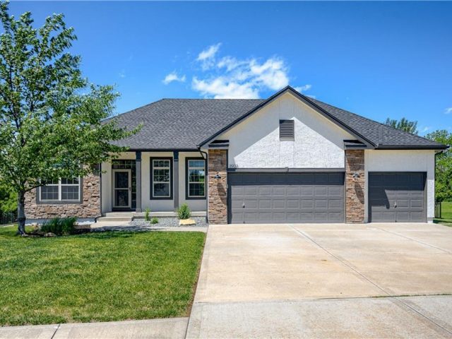 Homes for Sale in Kansas City, MO 64157 | 8900 NE 99th Terrace