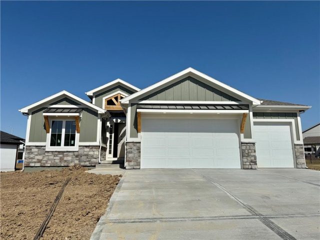Homes for Sale in Kansas City, MO 64158 | 8004 NE 76th Terrace