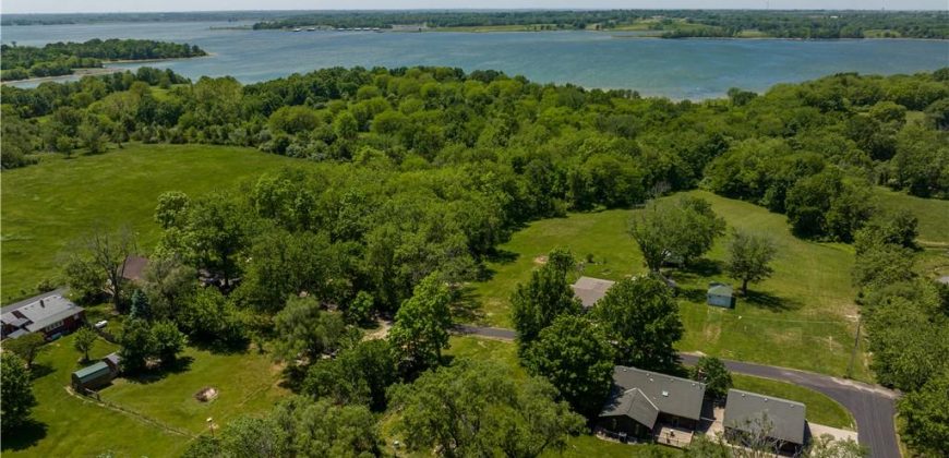 Homes for Sale in Smithville, MO 64089 | 18417  Lake Street