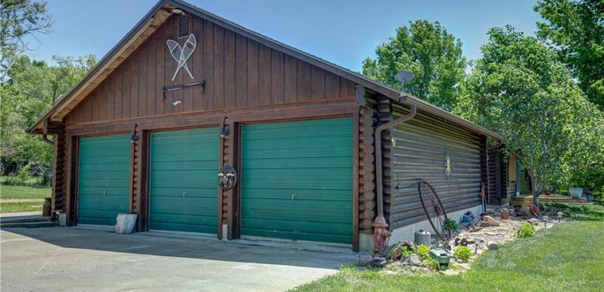 Homes for Sale in Smithville, MO 64089 | 18417  Lake Street