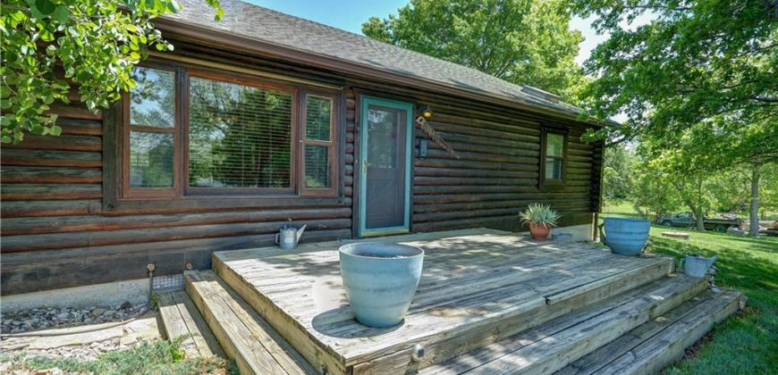 Homes for Sale in Smithville, MO 64089 | 18417  Lake Street