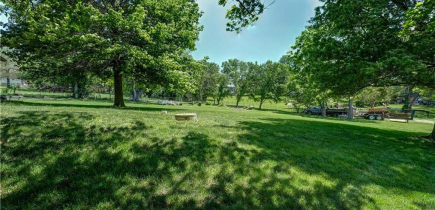 Homes for Sale in Smithville, MO 64089 | 18417  Lake Street
