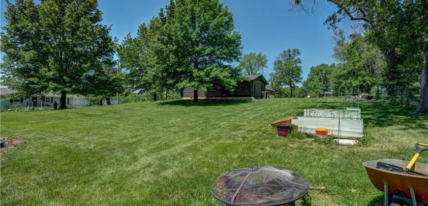 Homes for Sale in Smithville, MO 64089 | 18417  Lake Street