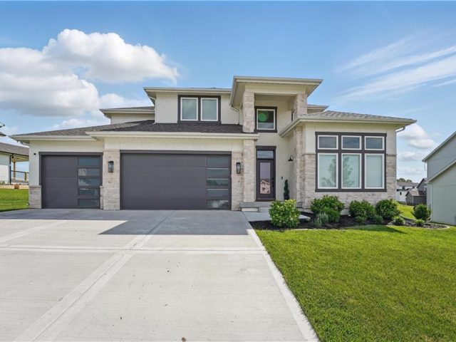 Homes for Sale in Kearney, MO 64060 | 11425  Orchard Drive