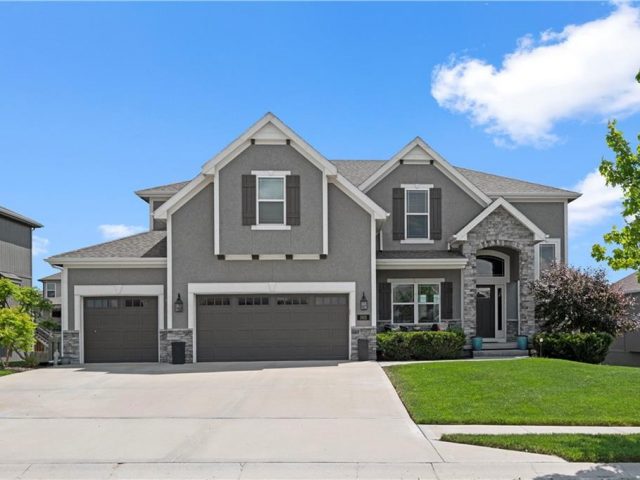 Homes for Sale in Kansas City, MO 64155 | 1915 NE 114th Terrace