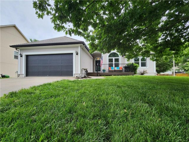 Homes for Sale in Kansas City, MO 64157 | 9001 NE 109th Terrace