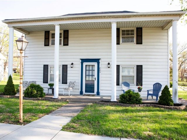 Homes for Sale in Kearney, MO 64060 | 205 E Washington Street