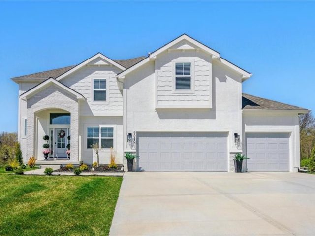 Homes for Sale in Kansas City, MO 64156 | 9010 N Denver Avenue