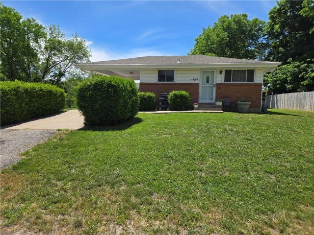 Homes for Sale in Smithville, MO 64089 | 605 E Summit Street
