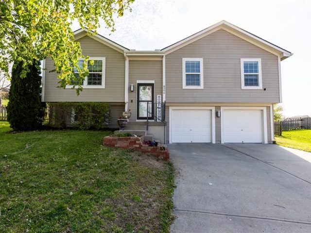 Homes for Sale in Kansas City, MO 64157 | 8306 NE 115th Street