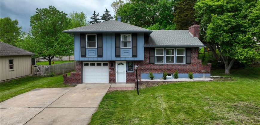 Homes for Sale in Gladstone, MO 64118 | 7522 N Lydia Avenue