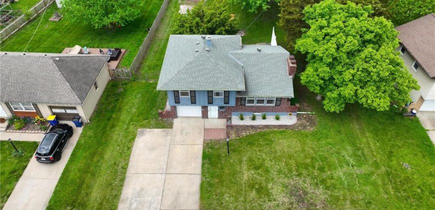 Homes for Sale in Gladstone, MO 64118 | 7522 N Lydia Avenue