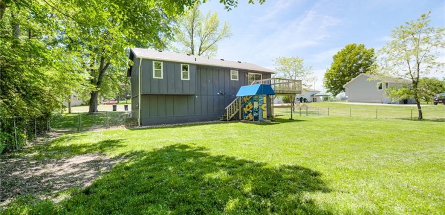 Homes for Sale in Kansas City, MO 64155 | 108 NW 105th Street