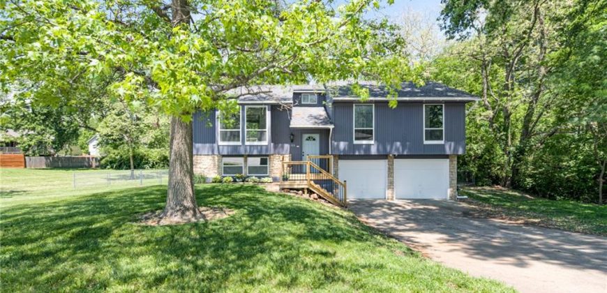 Homes for Sale in Kansas City, MO 64155 | 108 NW 105th Street