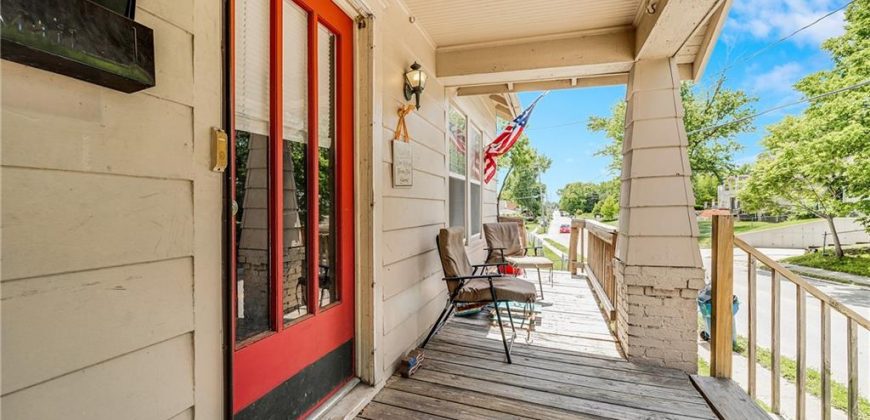 Homes for Sale in Liberty, MO 64068 | 215 S Leonard Street