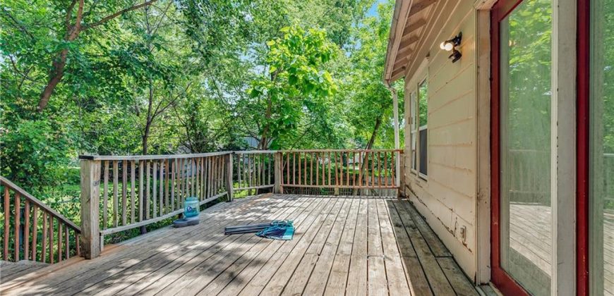 Homes for Sale in Liberty, MO 64068 | 215 S Leonard Street