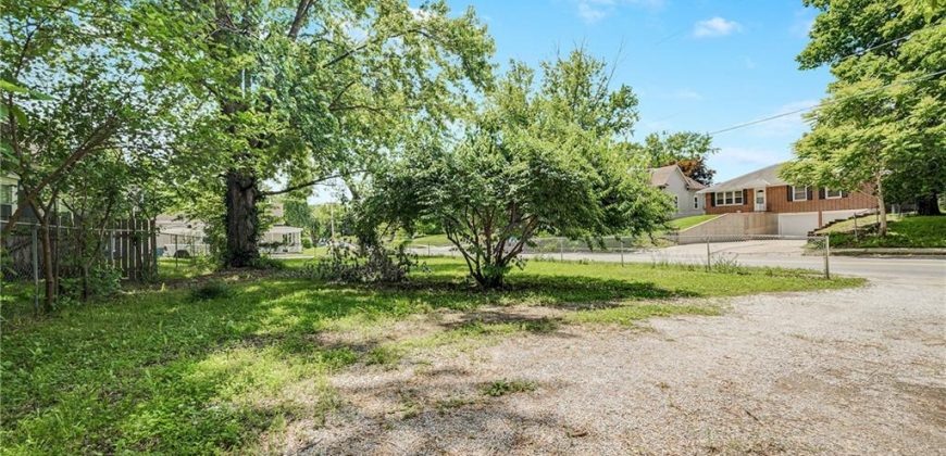 Homes for Sale in Liberty, MO 64068 | 215 S Leonard Street