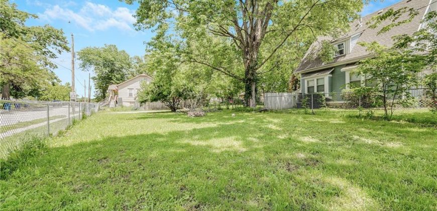 Homes for Sale in Liberty, MO 64068 | 215 S Leonard Street