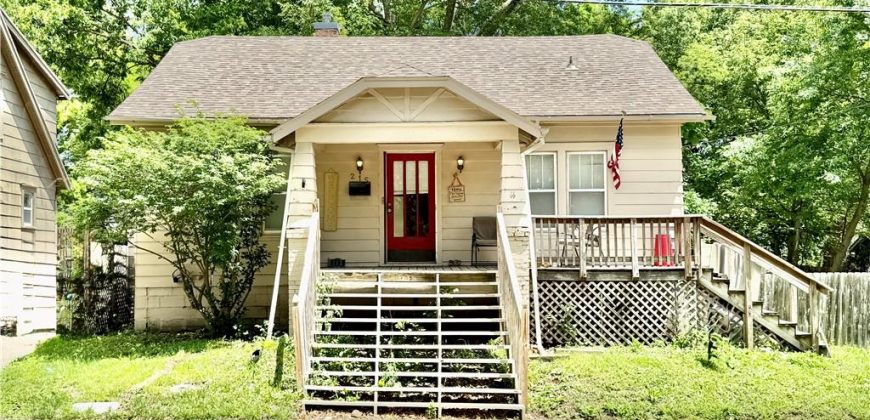 Homes for Sale in Liberty, MO 64068 | 215 S Leonard Street