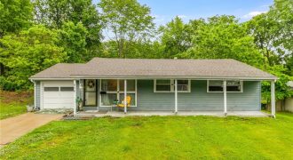 Homes for Sale in Gladstone, MO 64118 | 808 NE 62nd Street