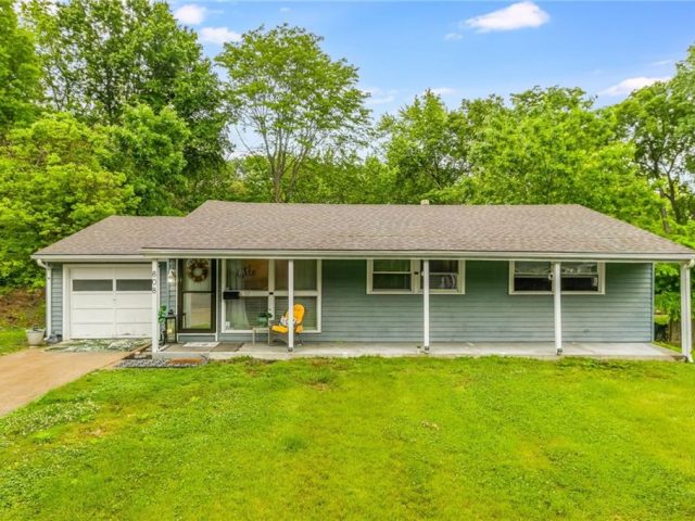 Homes for Sale in Gladstone, MO 64118 | 808 NE 62nd Street