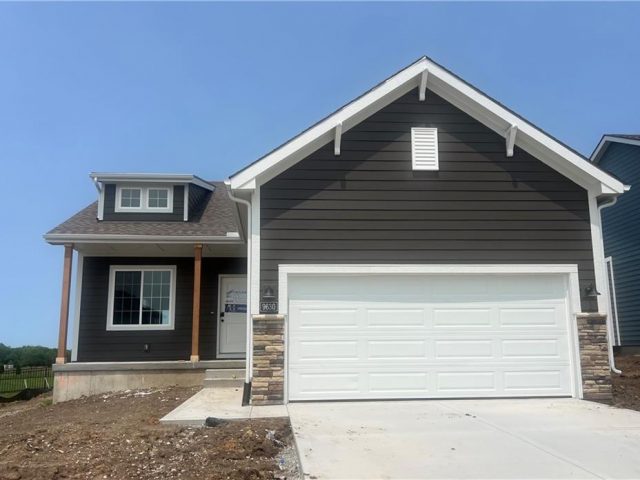 Homes for Sale in Kansas City, MO 64154 | 9630 N Colrain Avenue