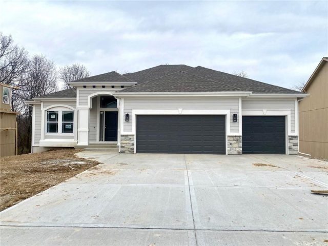 Homes for Sale in Kansas City, MO 64157 | 9808 N Laurel Avenue