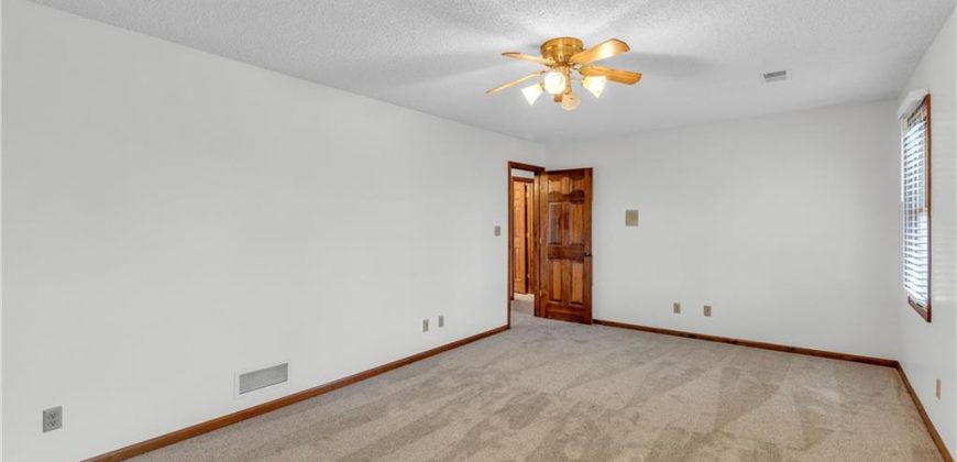 Homes for Sale in Smithville, MO 64089 | 306  HILLCREST Street