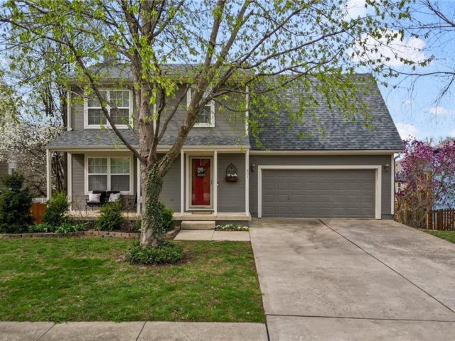 Homes for Sale in Kearney, MO 64060 | 801  Hilltop Road