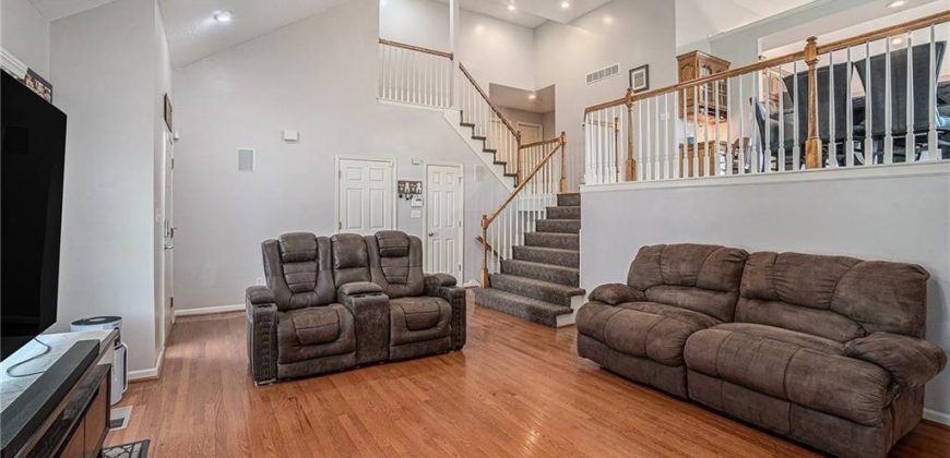 Homes for Sale in Gladstone, MO 64118 | 401 NW 51st Street