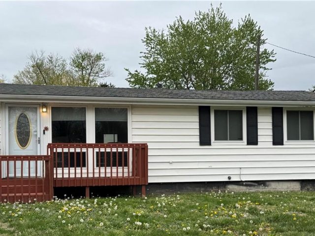 Homes for Sale in Smithville, MO 64089 | 403  Hawthorne Street