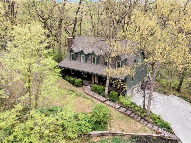 Homes for Sale in Parkville, MO 64152 | 5217 NW Bluff Drive