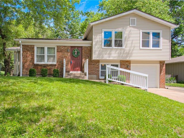 Homes for Sale in Kansas City, MO 64155 | 1306 NE 84th Place