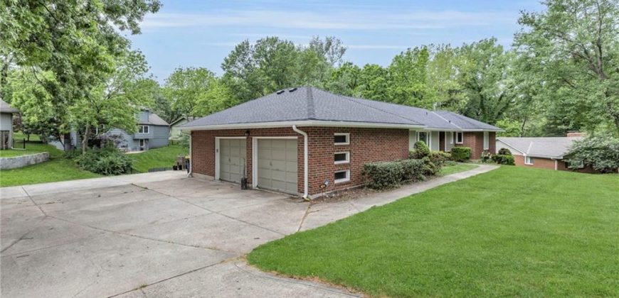 Homes for Sale in Kansas City, MO 64116 | 4212 NW Briarcliff Lane