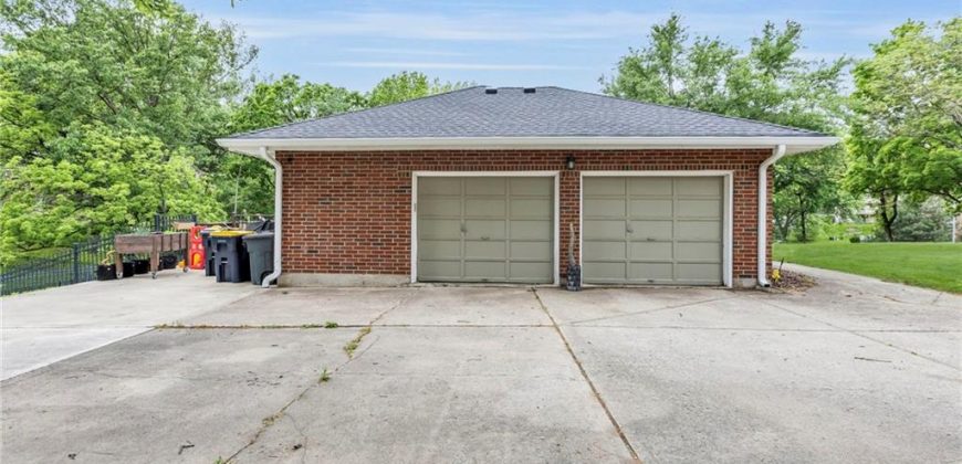 Homes for Sale in Kansas City, MO 64116 | 4212 NW Briarcliff Lane
