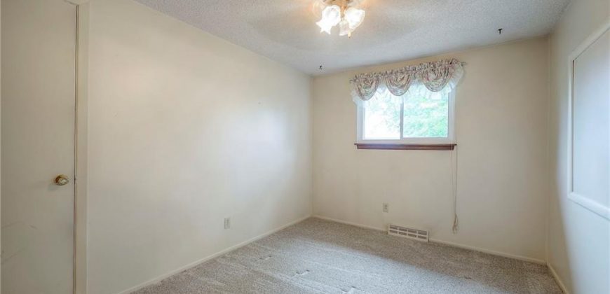 Homes for Sale in Kansas City, MO 64154 | 8713  Old Stagecoach Road