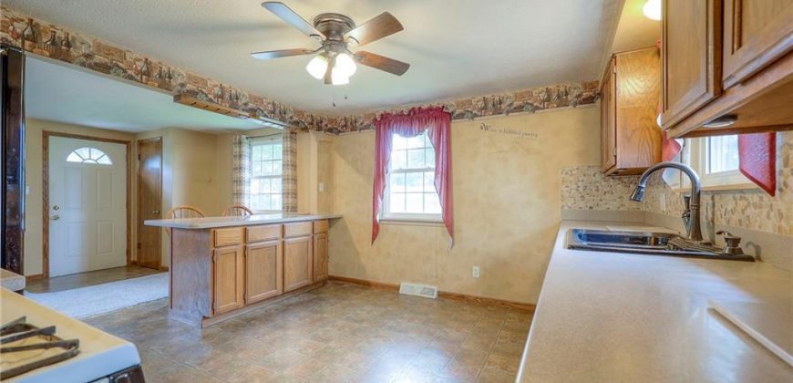 Homes for Sale in Kansas City, MO 64154 | 8713  Old Stagecoach Road