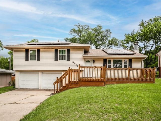 Homes for Sale in Kansas City, MO 64119 | 5611 N Manchester Avenue