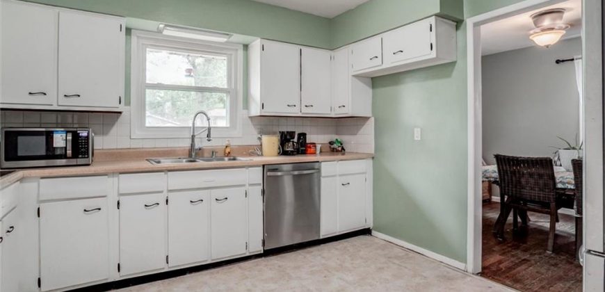 Homes for Sale in Kansas City, MO 64119 | 5611 N Manchester Avenue