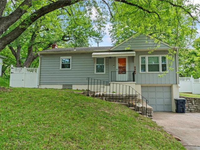 Homes for Sale in North Kansas City, MO 64116 | 3209 N GARFIELD Avenue