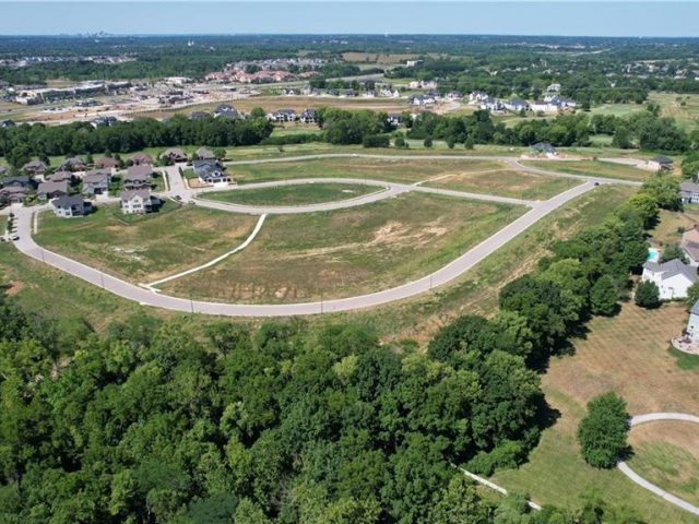 Homes for Sale in Kansas City, MO 64157 | 8728 N Lewis Avenue