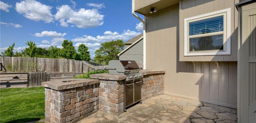 Homes for Sale in Kansas City, MO 64151 | 4102 NW 76th Terrace