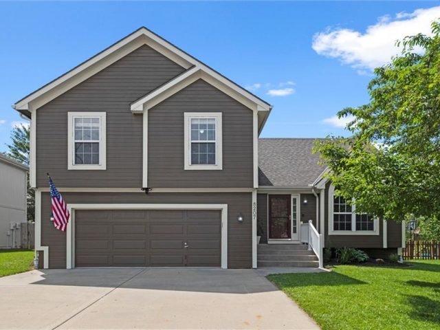 Homes for Sale in Kansas City, MO 64157 | 8207 NE 97th Terrace